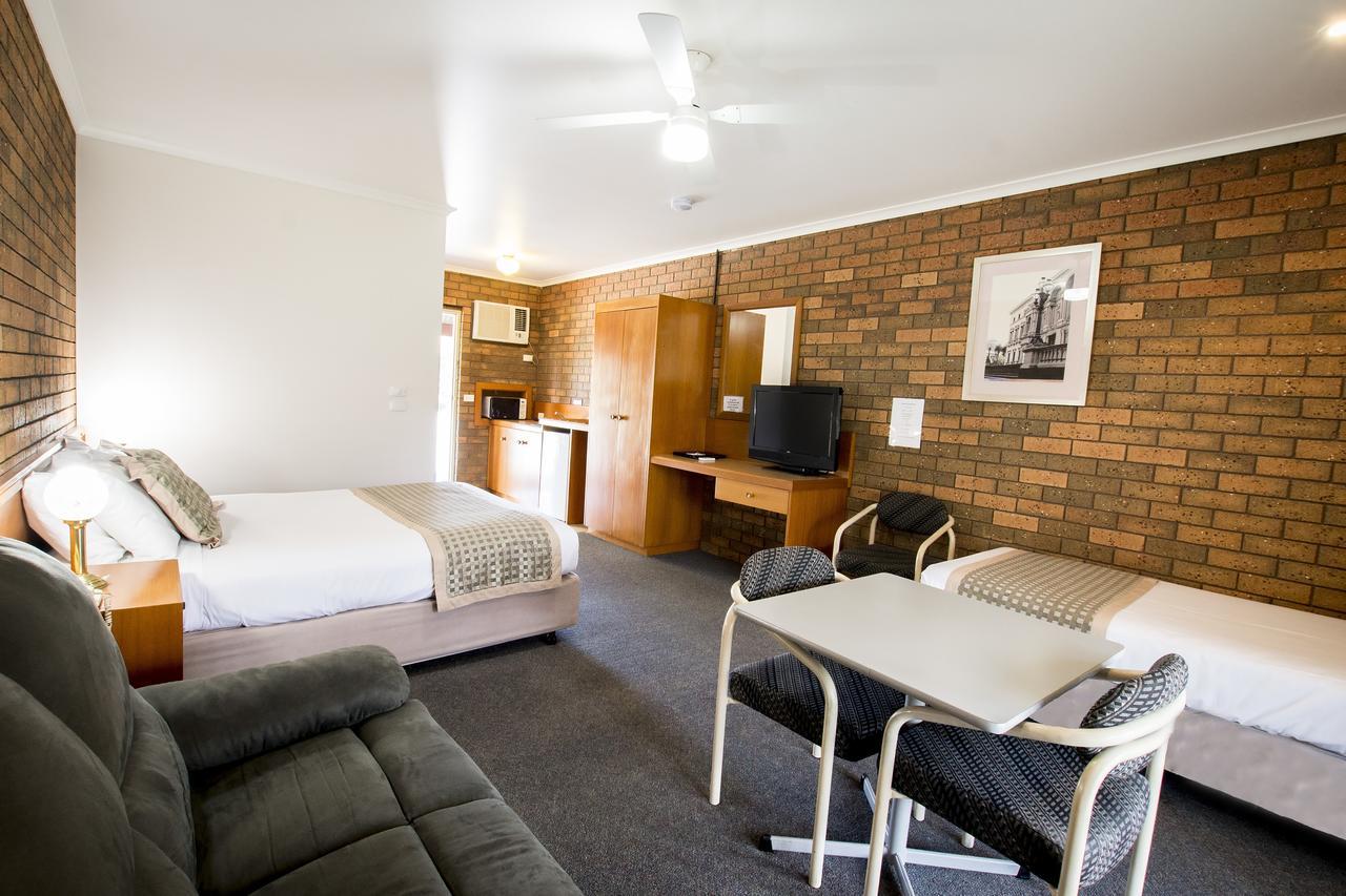 Sportslander Motor Inn Моама Екстер'єр фото