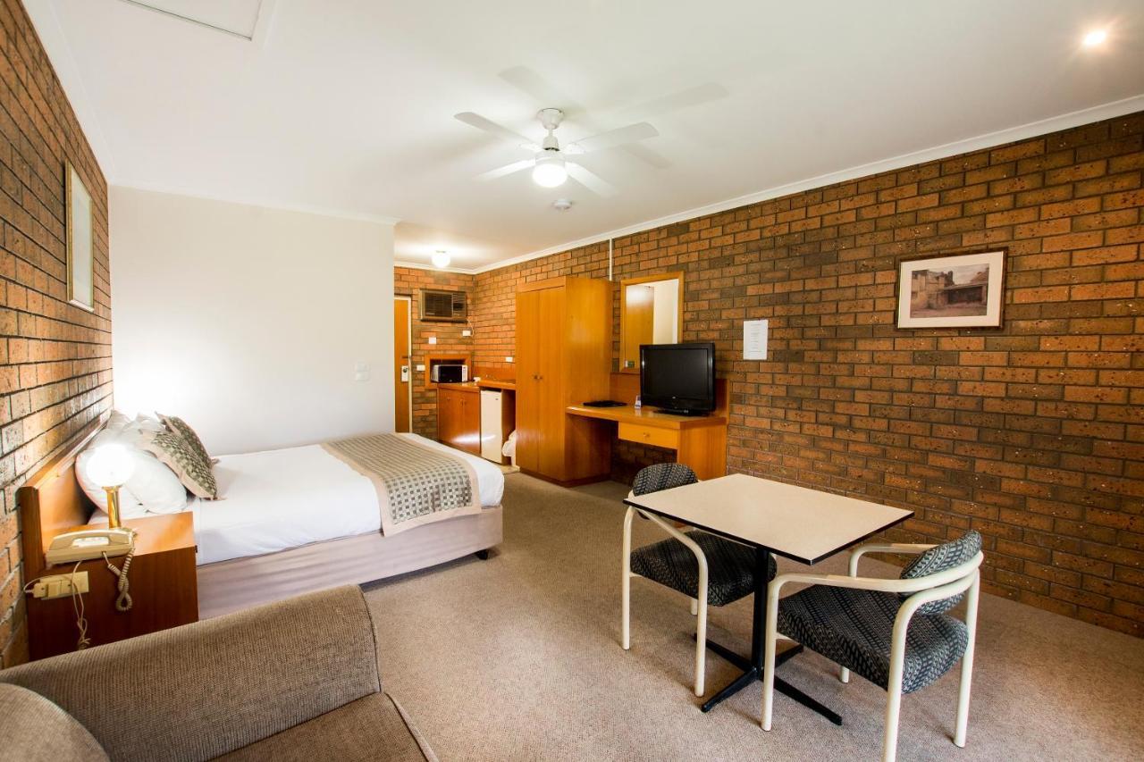 Sportslander Motor Inn Моама Екстер'єр фото
