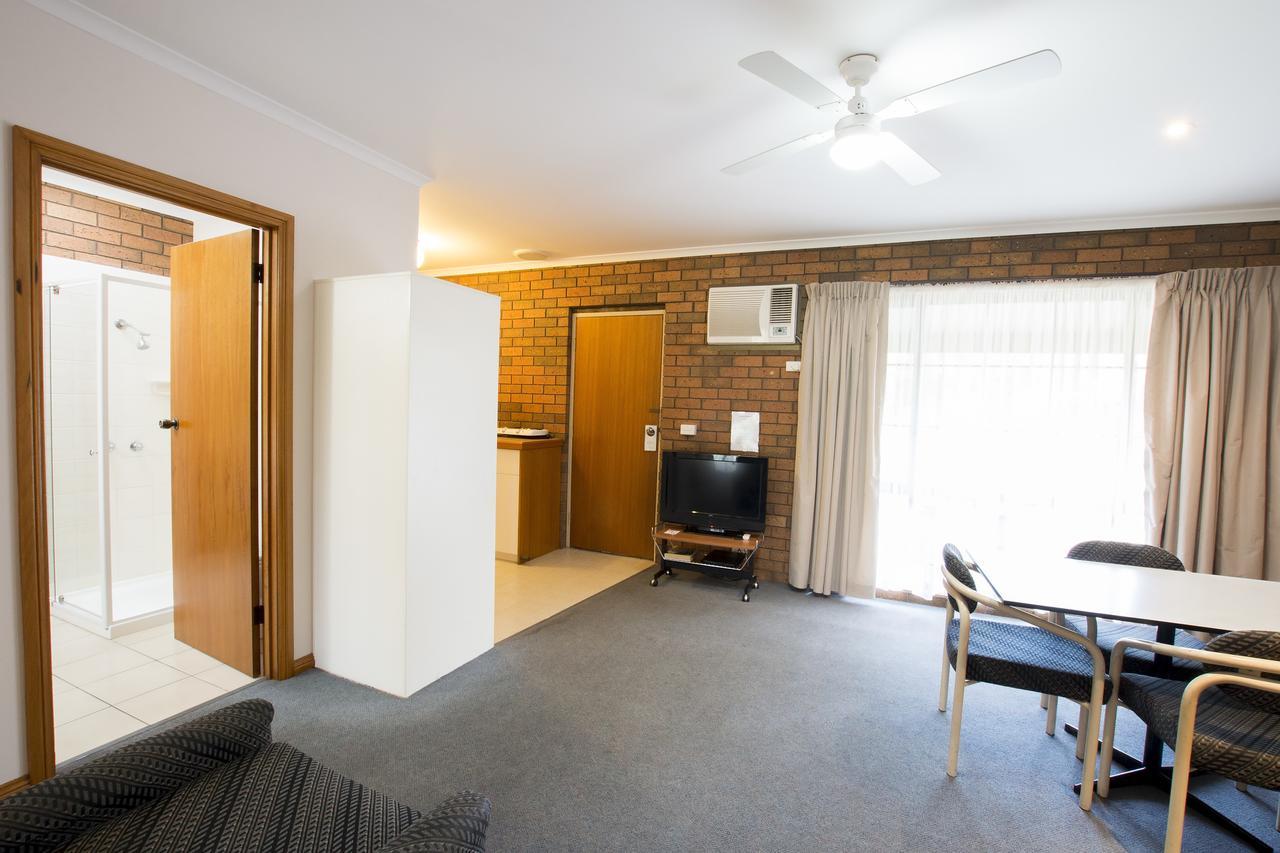 Sportslander Motor Inn Моама Екстер'єр фото