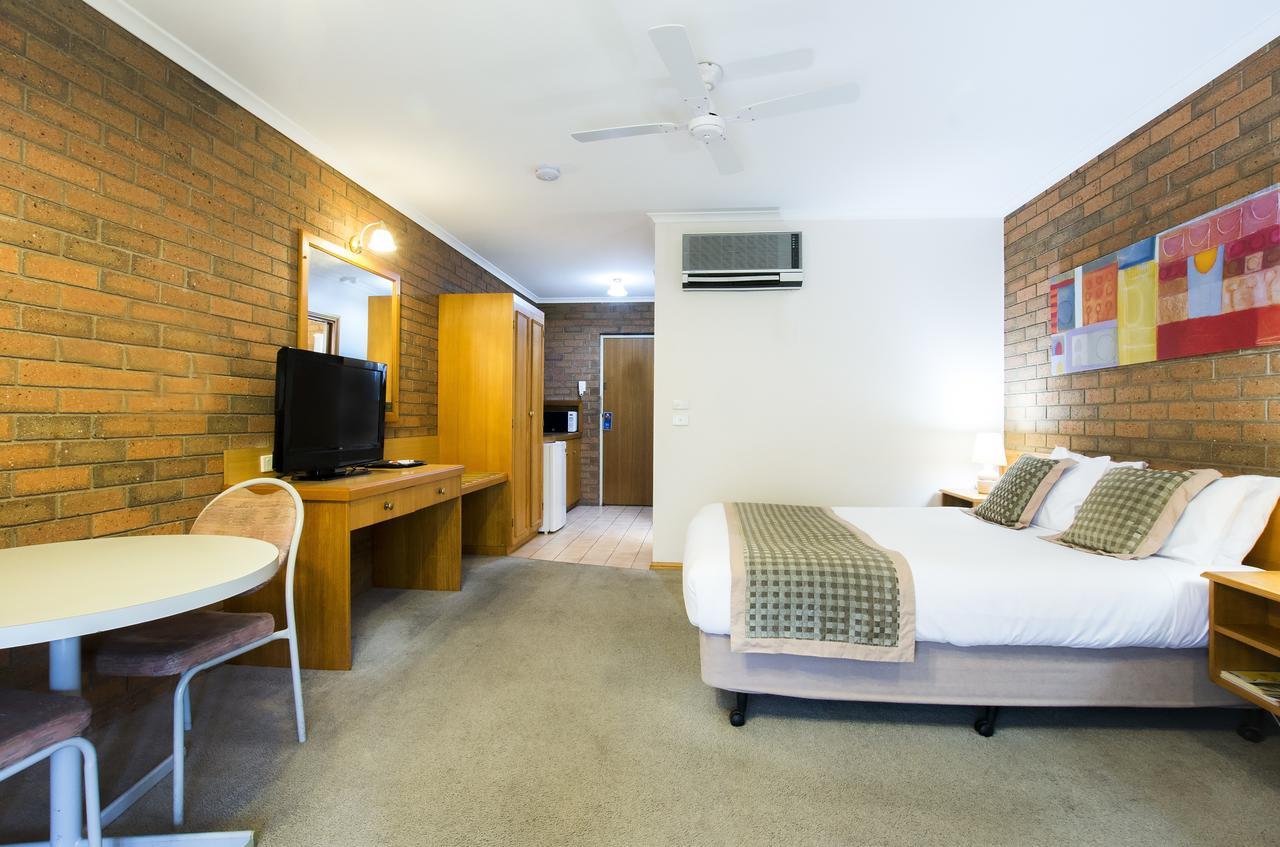 Sportslander Motor Inn Моама Екстер'єр фото